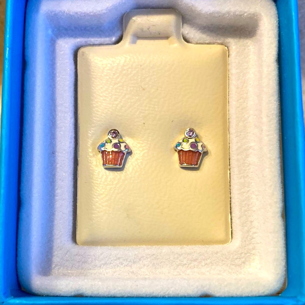 Child earrings